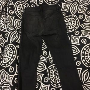 Distressed skinny jeans